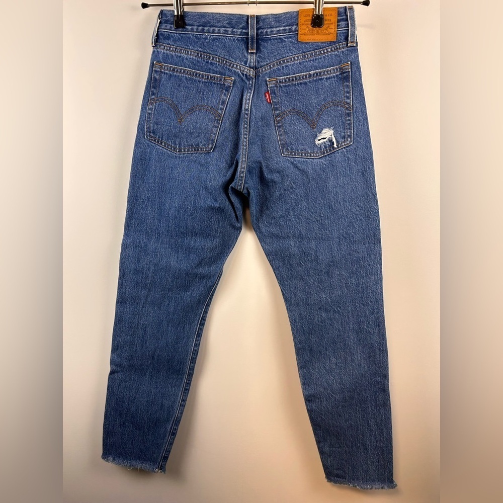 Levi’s Wedgie Icon Jeans 27 High Rise Distressed Straight Leg Denim - Picture 2 of 12